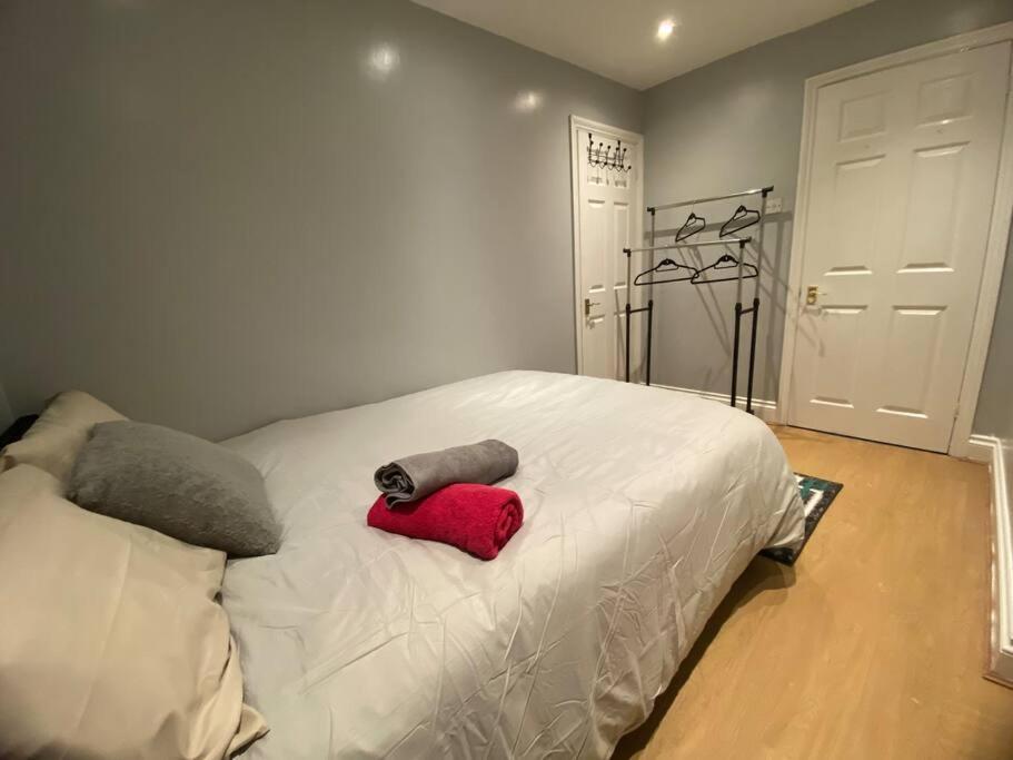 Spacious 2 Bedroom Flat London Exterior foto