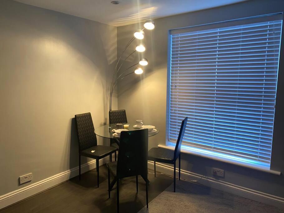 Spacious 2 Bedroom Flat London Exterior foto